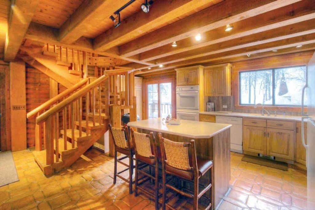 Log Cabin On The Stream Sundance, Utah Экстерьер фото